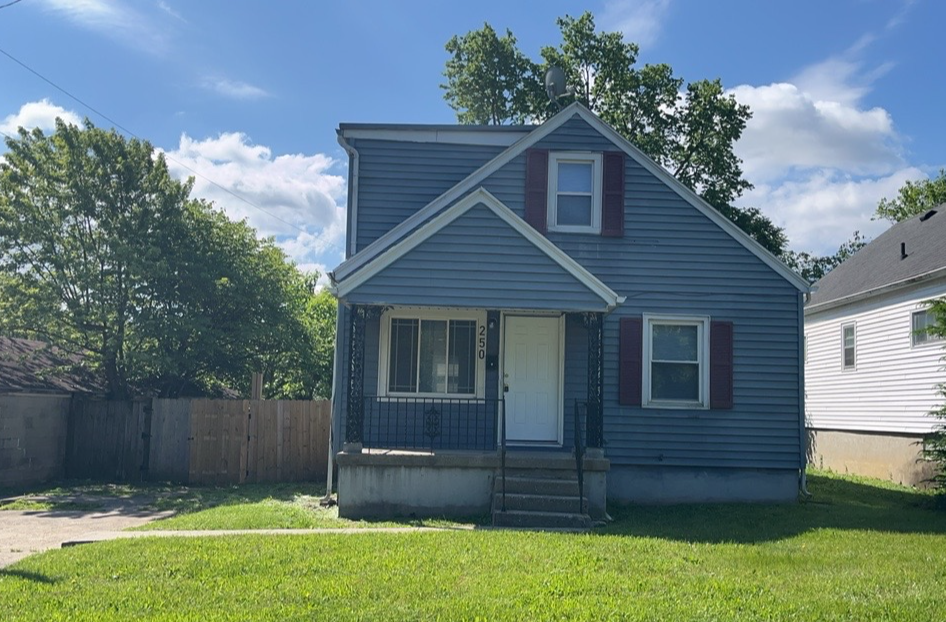 250 E. Parkwood Dr. - Dayton